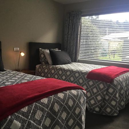 Bay Breeze Accommodation Cooks Beach Екстериор снимка